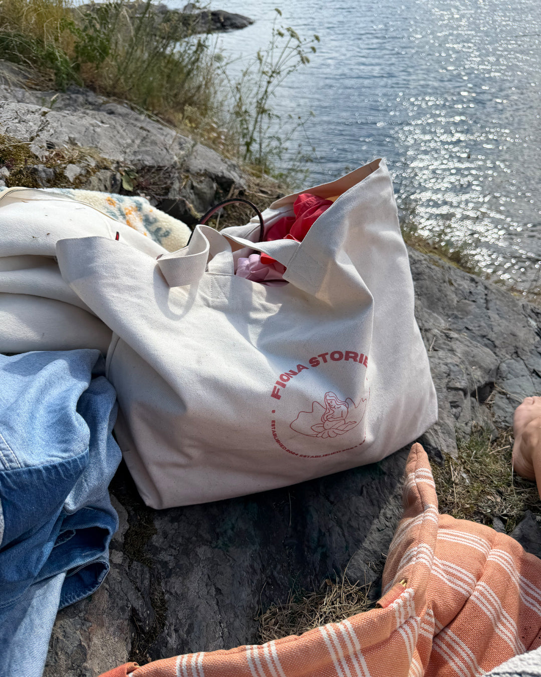 Fiona Shopping Bag - Red Logo